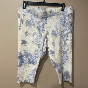 Sonoma Blue and Cream Marble Dye Cropped Leggings